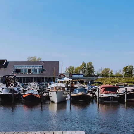 Apartment Waterside Escape With Easy Access, Cleaning Included Uitgeest