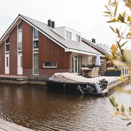 Waterside Escape With Easy Access, Cleaning Included Uitgeest