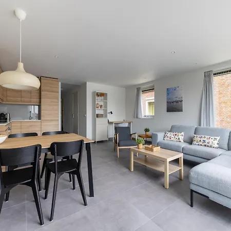 Waterside Escape With Easy Access, Cleaning Included * Uitgeest