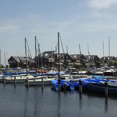 Waterside Escape With Easy Access, Cleaning Included *